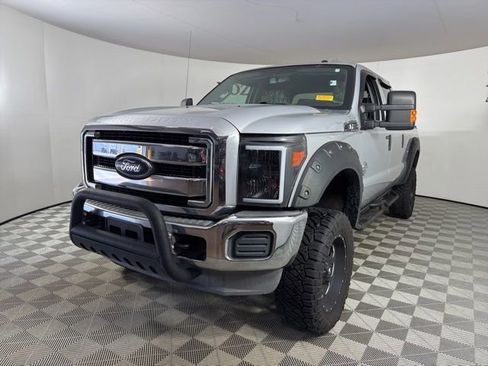 Used 2012 Ford F250 XLT w/ XLT Interior Pkg image 4