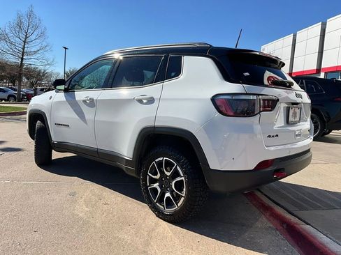 Used 2025 Jeep Compass Trailhawk AWD/4WD image 7