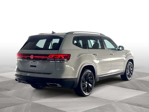 Certified 2024 Volkswagen Atlas SE FWD image 8