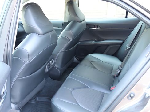 Used 2022 Toyota Camry XLE FWD image 16