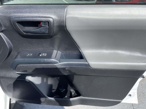 Used 2021 Toyota Tacoma SR w/ SR Convenience Package image 38