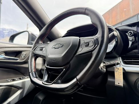 Used 2024 Chevrolet Trax RS w/ Sunroof Package image 9