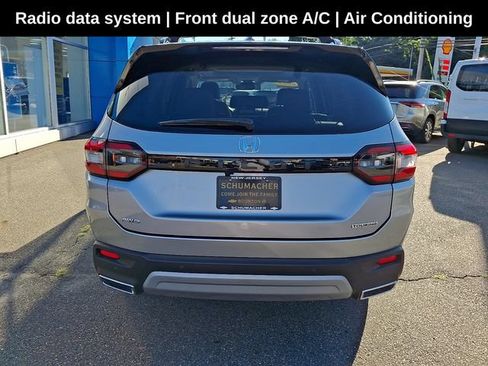 Used 2025 Honda Pilot Touring image 7