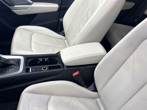 Used 2020 Audi Q3 2.0T Premium image 28