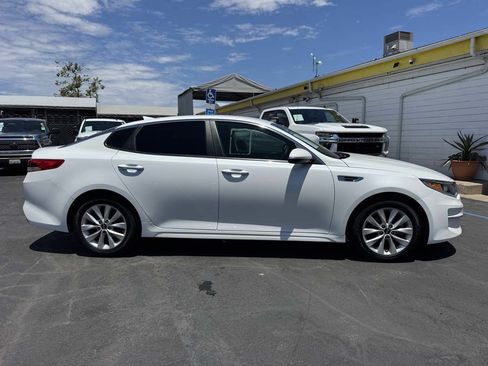 Used 2018 Kia Optima LX w/ 17" Alloy Wheels Package FWD image 7