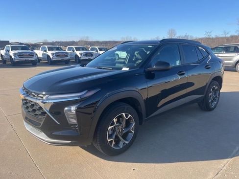 Used 2024 Chevrolet Trax LT image 7