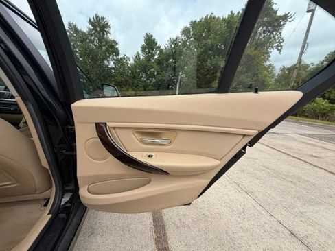 Used 2015 BMW 328i xDrive Sedan AWD/4WD image 32