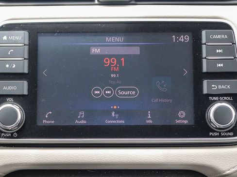 Used 2022 Nissan Versa SV FWD image 16