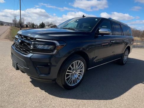 Used 2023 Ford Expedition Max Platinum image 4