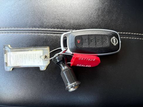 Used 2025 Nissan Pathfinder SV FWD image 18