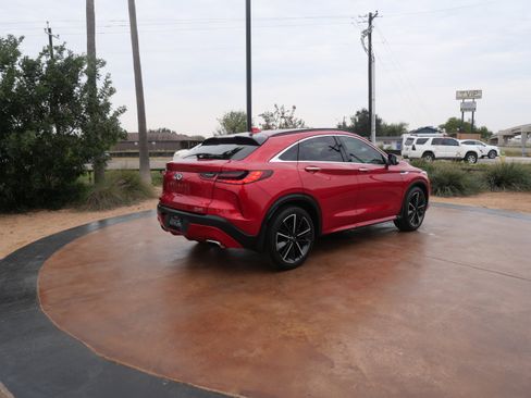 Used 2023 INFINITI QX55 Essential image 2