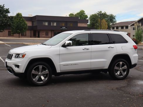 Used 2016 Jeep Grand Cherokee Limited AWD/4WD image 10