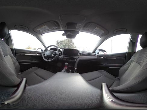 Used 2025 Toyota Camry LE image 41