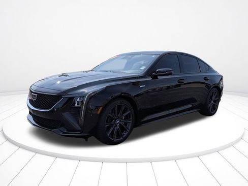 Used 2025 Cadillac CT5 V RWD image 7