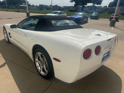 Used 2002 Chevrolet Corvette Convertible w/ Preferred Equipment Group2 RWD image 5