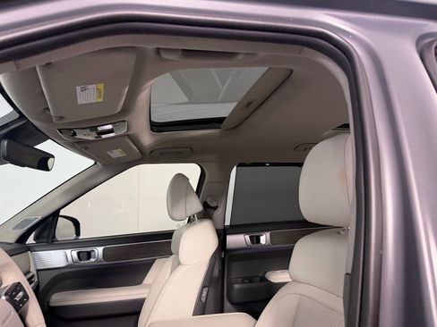 Used 2025 Hyundai Santa Fe Limited FWD image 25
