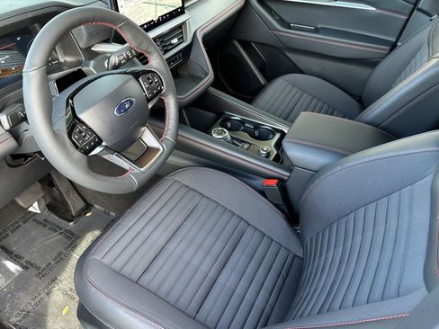 New 2026 Ford Explorer ST-Line w/ ST-Line Street Pack AWD/4WD image 16