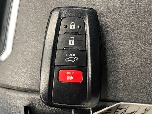 Used 2023 Toyota Highlander XSE image 18