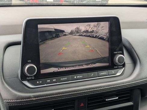 Used 2023 Nissan Rogue S image 21