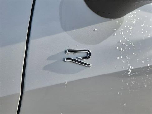 New 2026 Volkswagen Tiguan SE R-Line image 10