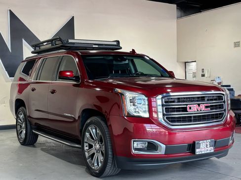 Used 2019 GMC Yukon XL SLE w/ Convenience Package AWD/4WD image 2