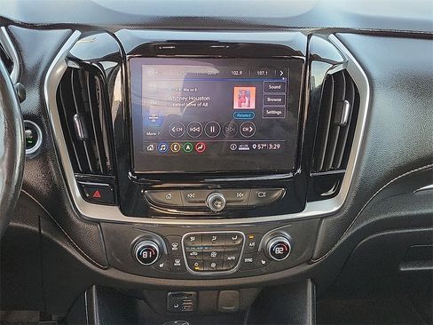 Used 2020 Chevrolet Traverse RS image 22