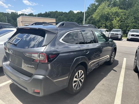 Used 2024 Subaru Outback Premium AWD/4WD image 6