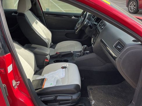Used 2015 Volkswagen Jetta Sport FWD image 9