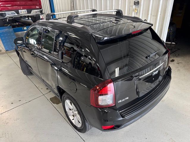 Used 2016 Jeep Compass Latitude w/ Sun/Sound Group AWD/4WD image 8