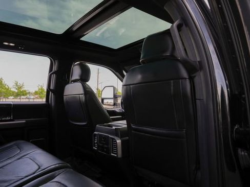 Used 2017 Ford F250 Platinum w/ Platinum Ultimate Package image 37