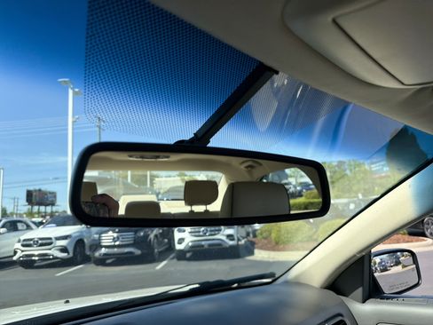 Used 2012 Lincoln MKZ FWD image 27
