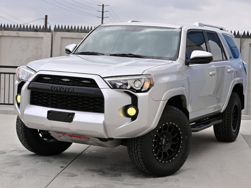 Used 2015 Toyota 4Runner SR5 RWD image 44
