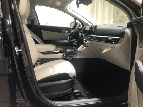 New 2026 Kia Sportage EX FWD image 13