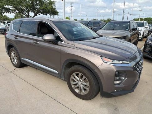 Used 2020 Hyundai Santa Fe SEL image 2
