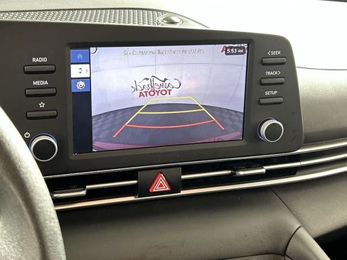 Used 2024 Hyundai Elantra SE image 17