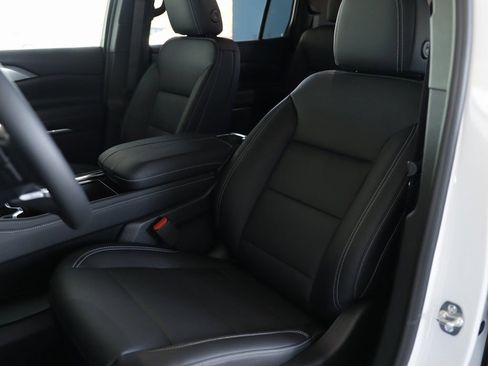 New 2026 Chevrolet Traverse LT FWD image 25