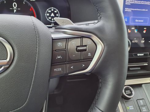 Used 2025 Lexus GX 550 w/ Accessory Package (2T) AWD/4WD image 25