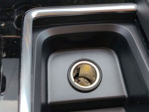 New 2026 Volvo XC60 B5 Plus w/ Protection Package Premier image 31