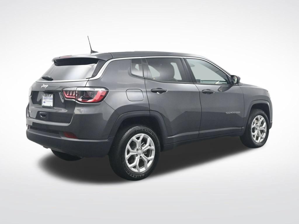 Used 2024 Jeep Compass Sport AWD/4WD image 6