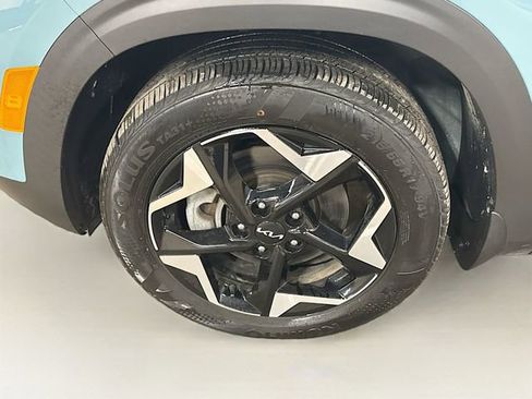 Used 2024 Kia Seltos EX AWD/4WD image 32