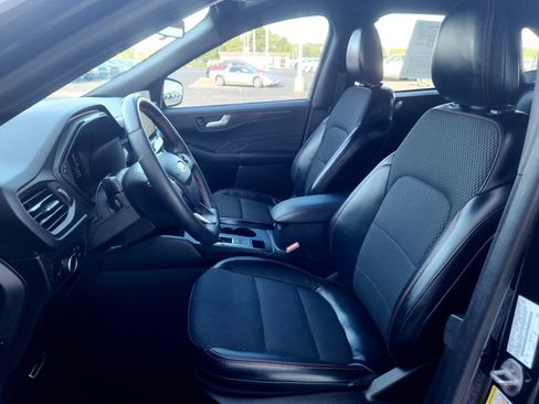 Used 2023 Ford Escape ST-Line w/ Tech Pack #1 AWD/4WD image 18
