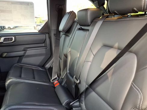 New 2026 Ford Bronco Outer Banks w/ Sasquatch Package AWD/4WD image 7