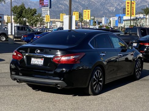 Used 2018 Nissan Altima 2.5 SV image 3
