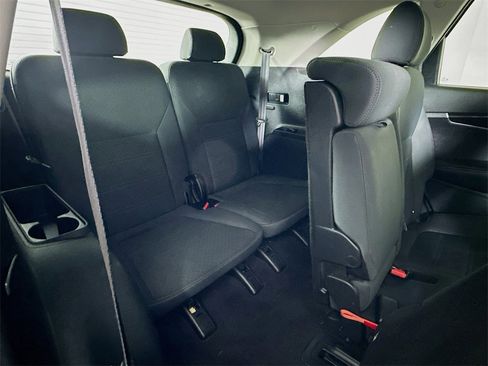 Certified 2020 Kia Sorento LX image 9