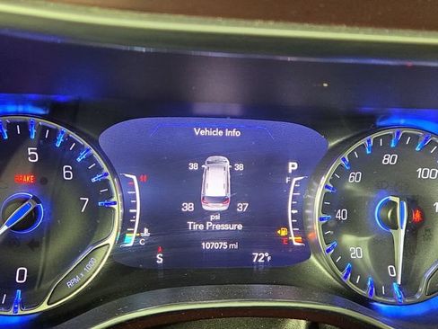 Used 2017 Chrysler Pacifica Limited w/ Advanced Safetytec Group FWD image 17