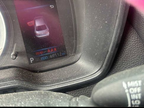 Used 2022 Toyota Corolla LE FWD image 3