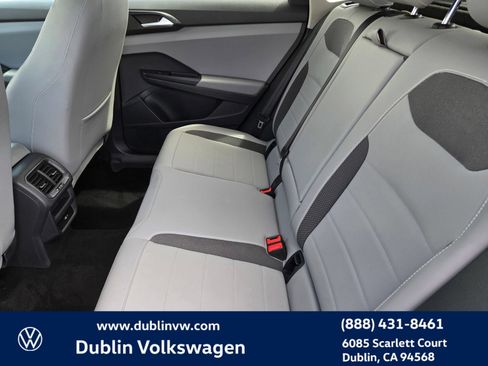 Certified 2023 Volkswagen Taos SE w/ Panoramic Sunroof Package FWD image 12