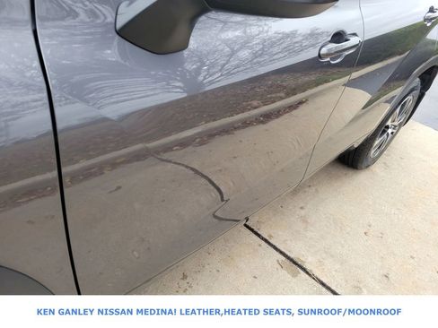 Used 2023 Toyota Highlander L image 11