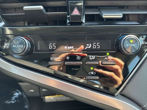 Used 2021 Toyota Camry XSE w/ Navigation Package image 19