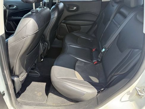 Used 2019 Jeep Compass Latitude FWD image 23